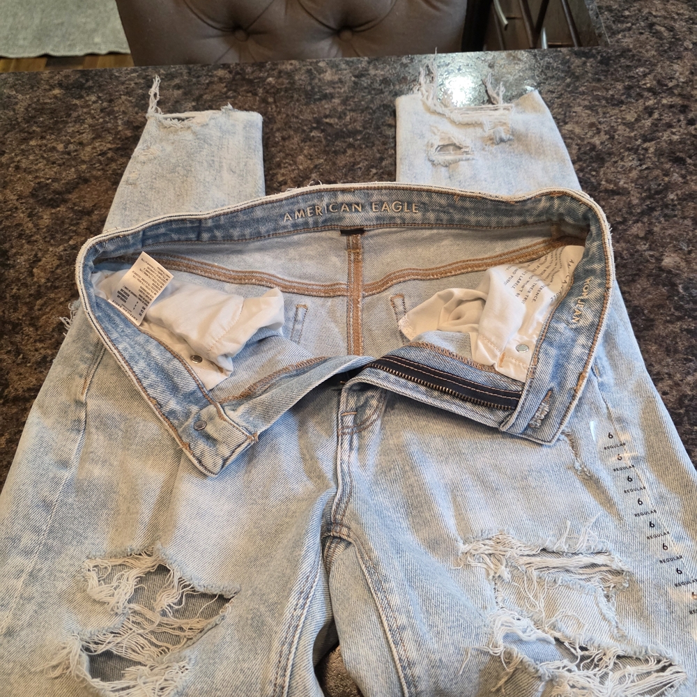 American Eagle Distressed Light Blue Jeans, Mom Jean